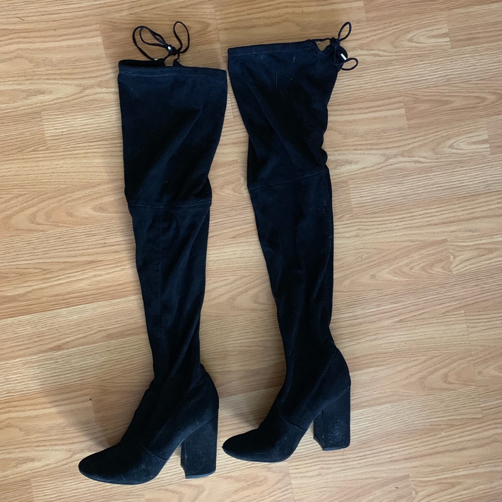 Over the knee black boots “Norri” by Steve Madden